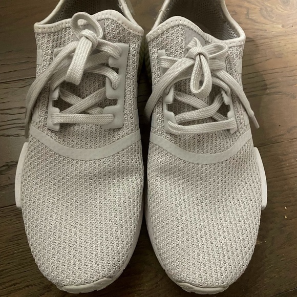 Authentic Adidas grey and gold sneakers size 9 unisex - Picture 3 of 9